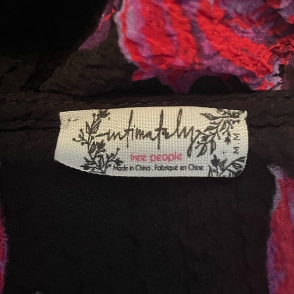 Free people FLOWY top - Picture 2 of 3